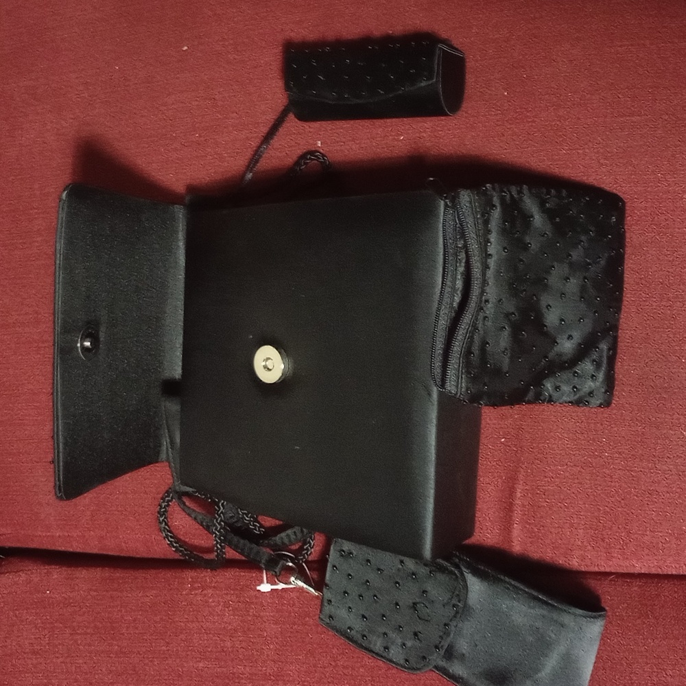 Black hand bag